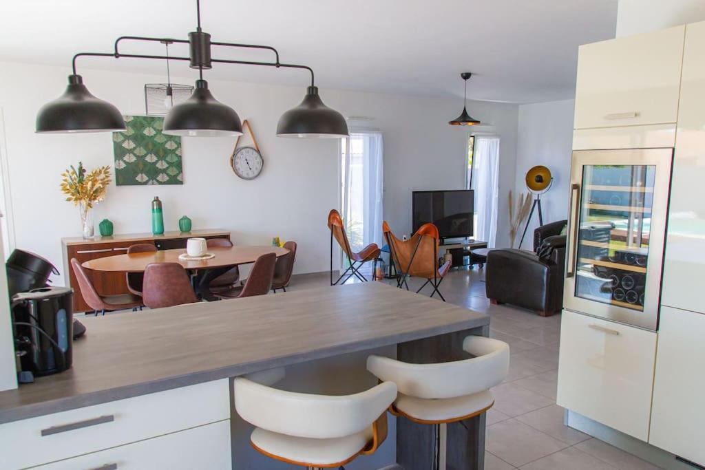 Villa Avec Piscine Chauffee Trois Chambres Saint-Sulpice-de-Royan المظهر الخارجي الصورة