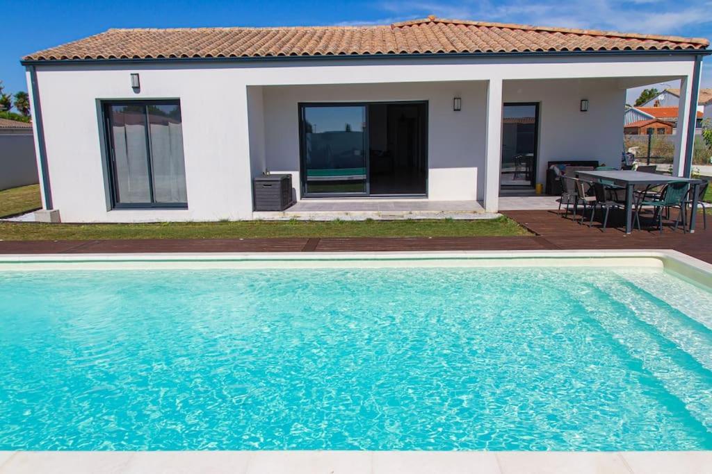 Villa Avec Piscine Chauffee Trois Chambres Saint-Sulpice-de-Royan المظهر الخارجي الصورة
